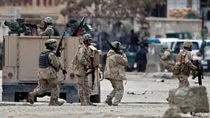 Taliban tấn công khu văn phòng nước ngoài ở thủ đô của Afghanistan - 1 Cảnh sát Afghanistan đã có cuộc đấu súng hơn 3 giờ đồng hồ với những kẻ tấn công.