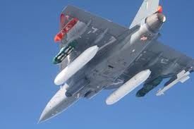 Ấn Độ thử thành công máy bay chiến đấu hạng nhẹ cho hải quân - 1 Máy bay chiến đấu hạng nhẹ của hải quân Ấn Độ cất cánh thành công từ boong tàu sân bay.