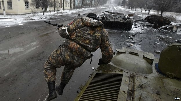 Tổng thống Obama: Mỹ “có thể cung cấp vũ khí cho Ukraine” - 2 Tổng thống Obama đang chịu sức ép rất lớn trong việc cung cấp vũ khí cho Ukraine. (Armh: