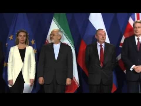 Iran và 6 cường quốc đạt thỏa thuận "lịch sử" - 1 Ngoại trưởng Iran thở phào nhẹ nhõm sau các cuộc đàm phán căng thẳng (Ảnh: