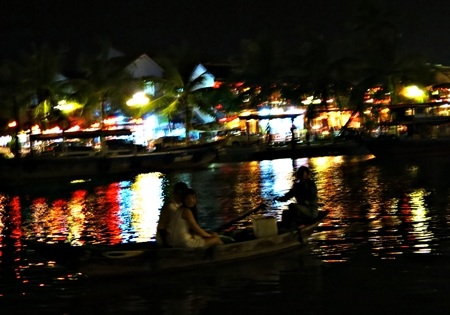 Đêm Hội An đẹp lung linh, huyền ảo từng góc phố