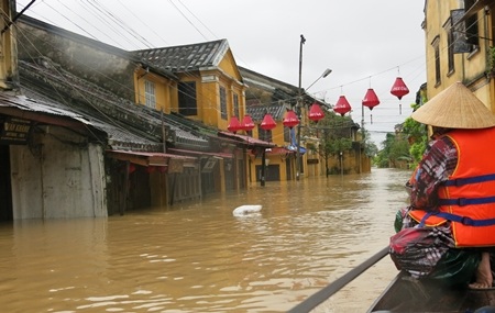 Phố cổ Hội An thường bị ngập lụt trong mỗi mùa mưa bão
