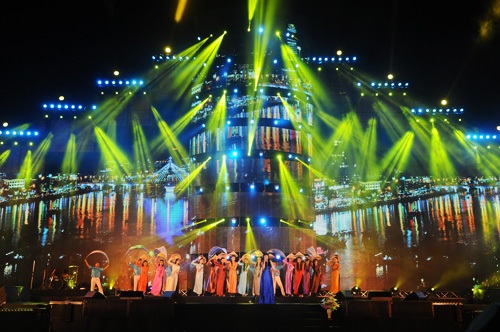 Chương trình nhạc hội chào mừng năm mới 2015 tại Đà Nẵng có chủ đề hướng về biển đảo quê hương