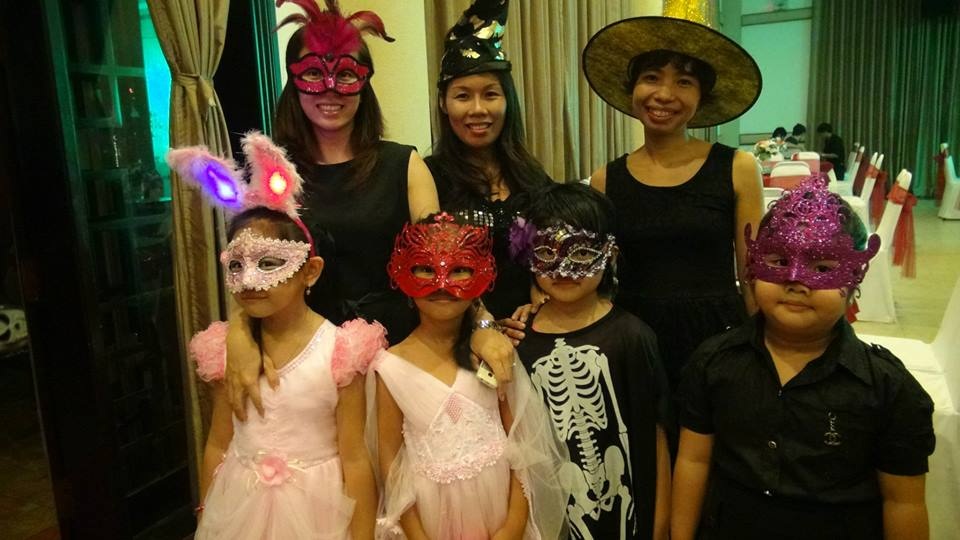Ấn tượng đêm hội Halloween - 6 Các em nhỏ thích hóa trang thành siêu nhân, công chúa