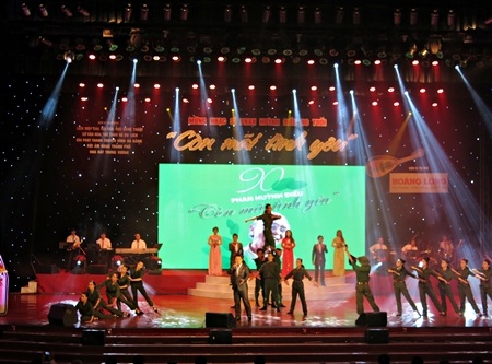 Đêm nhạc Còn mãi tình yêu mừng sinh nhật nhạc sĩ Phan Huỳnh Điểu tại Đà Nẵng