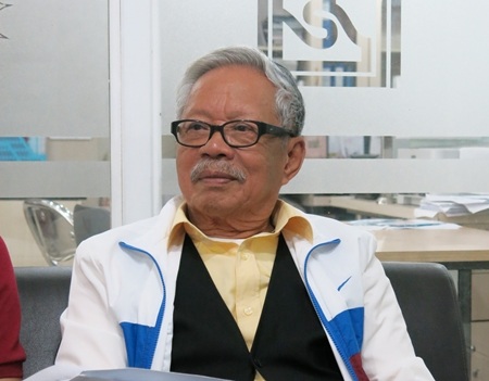 Ông Lê Phước Thiệt đến đăng ký dự thi cao học tại ĐH Duy Tân (Đà Nẵng)