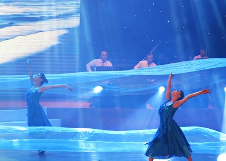 Múa minh họa ca khúc Thuyền và biển 