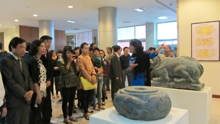 Triển lãm hình tượng sư tử và nghê trong điêu khắc cổ