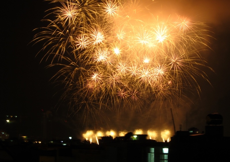  Năm 2015, Đà Nẵng lại bừng sáng với lễ hội pháo hoa quốc tế