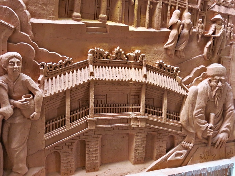 Lịch sử làng gốm 500 năm tuổi được tái hiện qua tác phẩm làm bằng đất nung ở Thanh Hà, Hội An