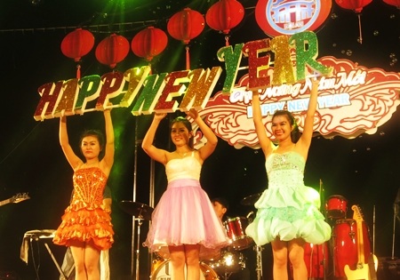 Phút giao thừa Tết Dương lịch 2015 ở phố cổ Hội An