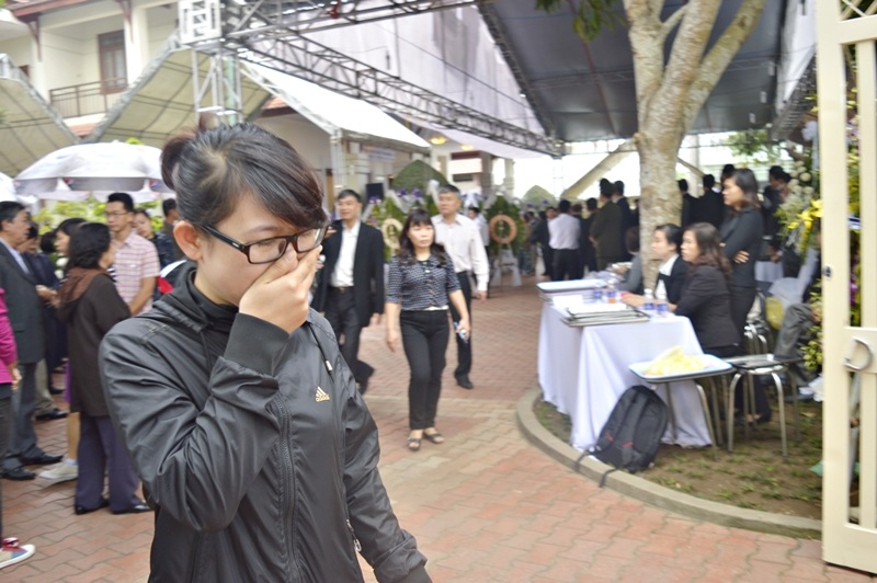 Gia quyến không kìm được nỗi đau mất đi người thân