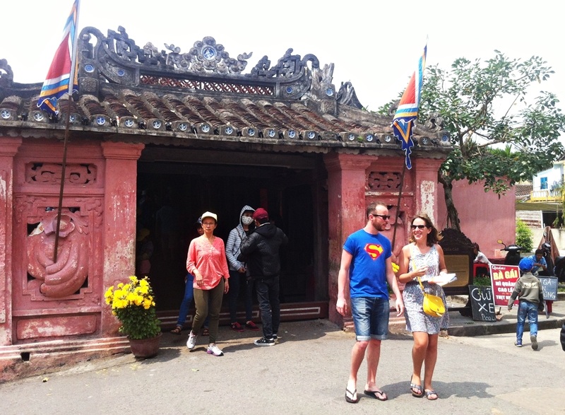 Rất nhiều du khách nước ngoài ở Hội An trong những ngày đầu năm