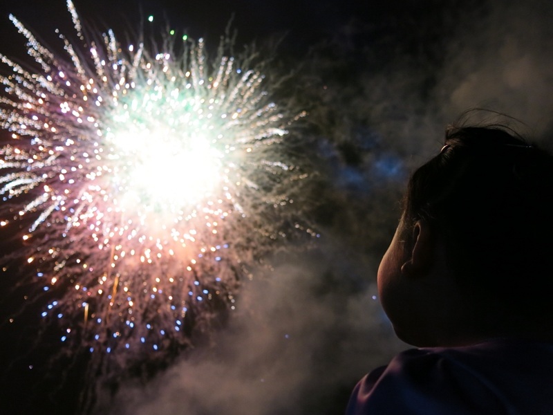 Pháo hoa rực rỡ trong thời khắc giao thừa Tết nguyên đán Ất Mùi 2015 ở Hội An