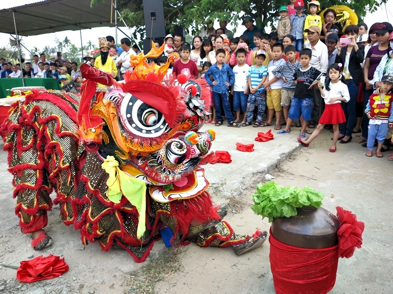 Lân ăn rau - đặc sản nổi tiếng của làng Trà Quế 