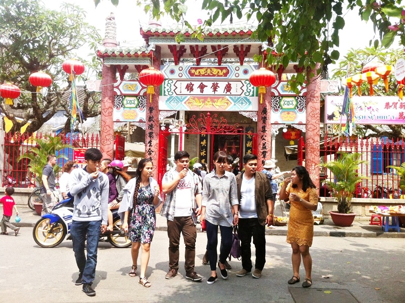 Rất nhiều du khách nước ngoài ở Hội An trong những ngày đầu năm