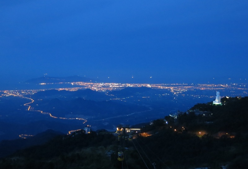 Toàn cảnh Đà Nẵng nhìn từ trên cao (ảnh: Khánh Hiền)