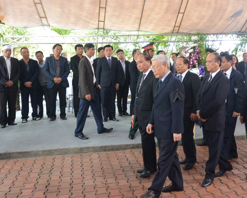 Đoàn Tổng Bí thư Nguyễn Phú Trọng đến viếng ông Nguyễn Bá Thanh sáng nay 15/2