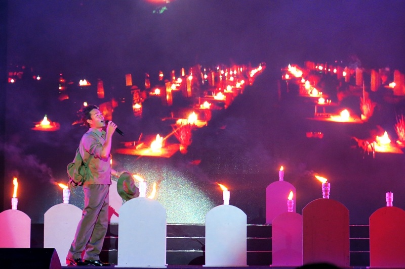 Phần trình diễn Đàm Vĩnh Hưng