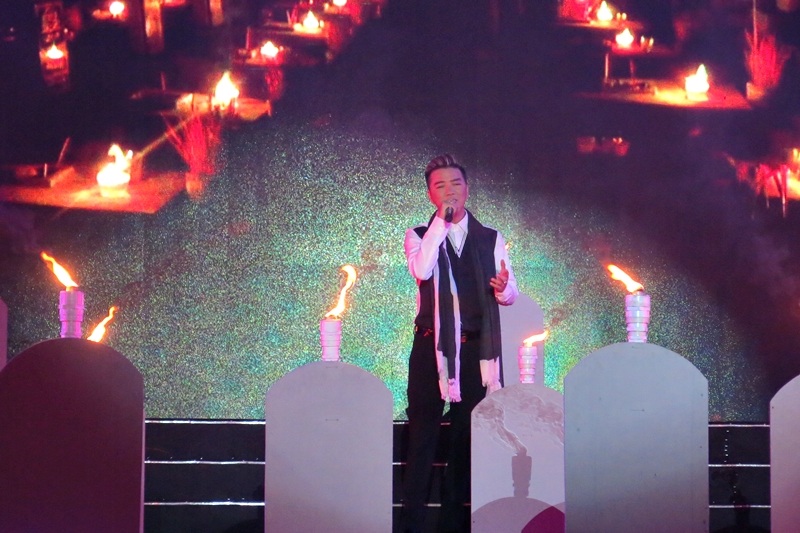 Phần trình diễn Đàm Vĩnh Hưng