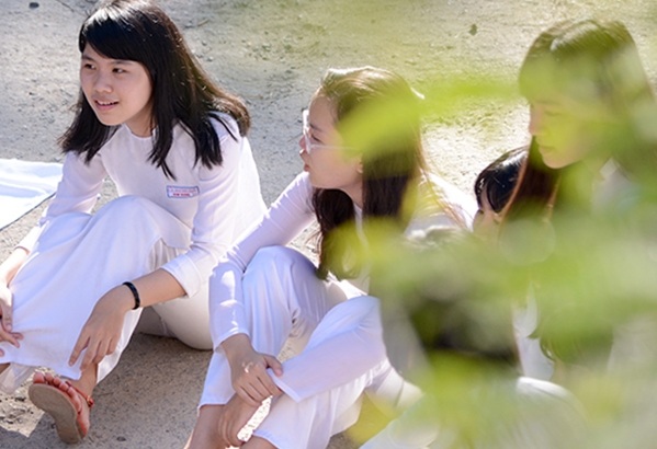 Teen THPT Phan Châu Trinh - Đà Nẵng rủ nhau ghi hình kỷ niệm với trường cũ