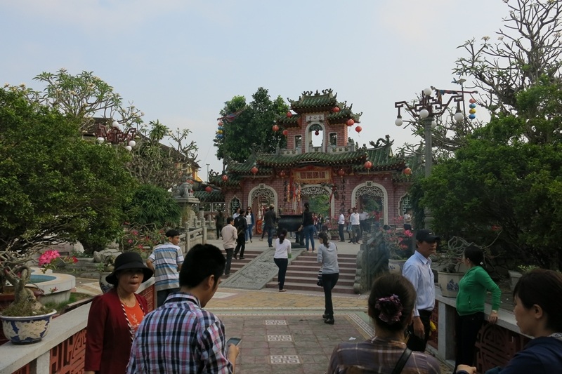 Hội quán Phúc Kiến cũng là điểm đông người đi lễ trong dịp Tết nguyên tiêu