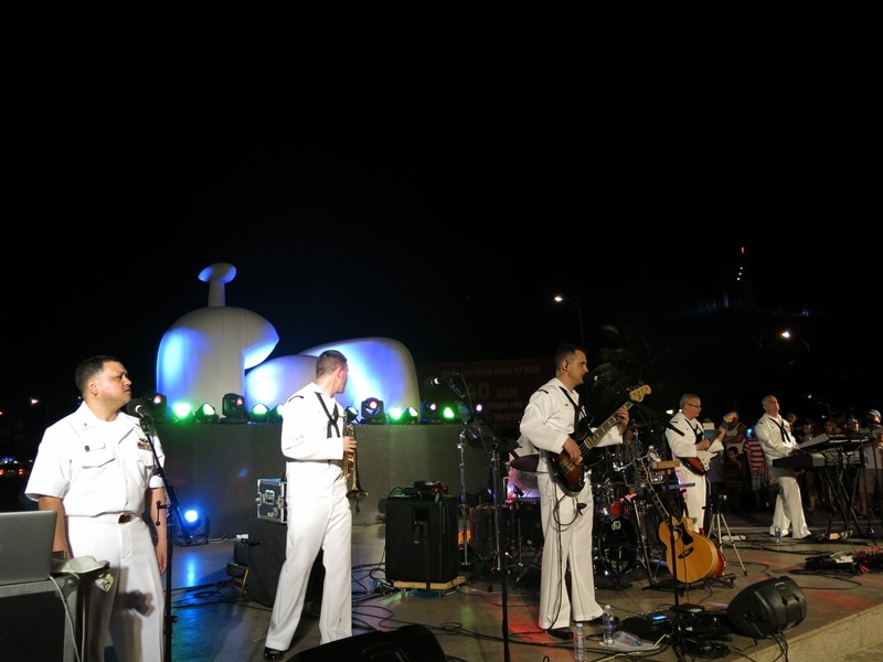 Ban nhạc Hạm đội 7 - Hải quân Hoa Kỳ đã có những màn trình diễn sôi động ở Đà Nẵng