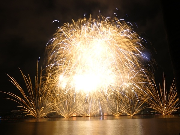 Màn trình diễn pháo hoa đẳng cấp của đội thi đến từ Ba Lan