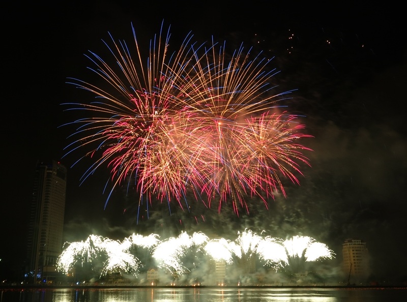 Đội chủ nhà Đà Nẵng - Việt Nam khiến khán giả nức lòng với màn trình diễn tiến bộ vượt bậc 