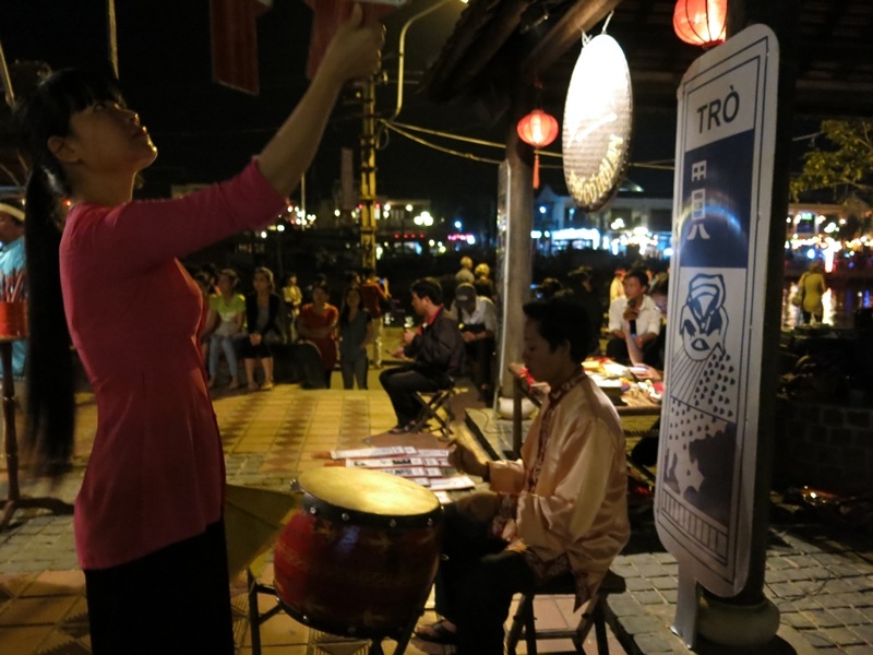 Các hoạt động đêm phố cổ Hội An hấp dẫn du khách