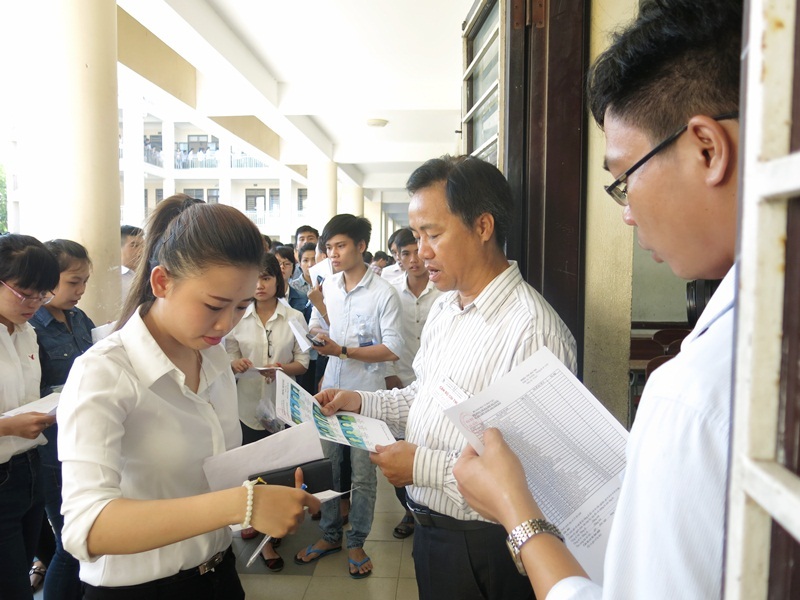 Giám thị tại điểm thi ĐH