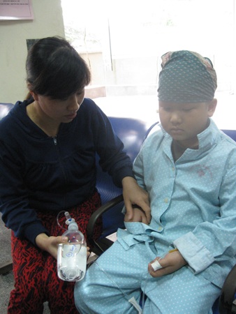 Nín đi, rồi mẹ sẽ lại về với con - 1 Nín đi, rồi mẹ sẽ lại về với con - 1