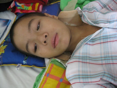 Bố ơi, bao giờ con sẽ ngồi dậy được ? - 2