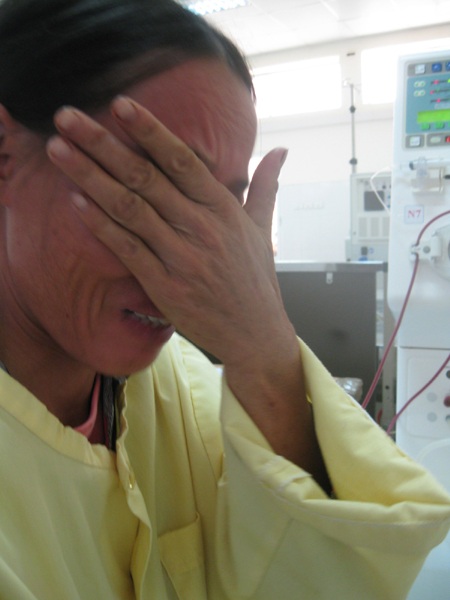 “Con ơi, giờ mẹ cũng cùng đường mất rồi” - 3 Nhắc đến đứa con gái ở nhà, chị Bốn không cầm được nước mắt xót xa