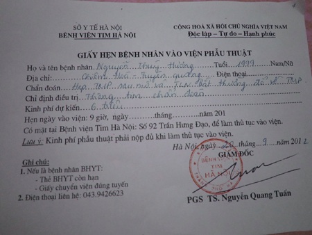 15 tuổi nhưng chỉ nặng 20 kg, trông Hương không khác gì học sinh cấp 1