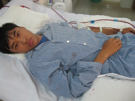 Mẹ con cô Phạm Thị Bốn nhận hơn 50 triệu đồng