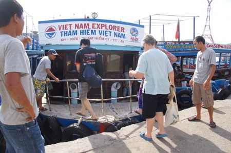 Khám phá vẻ đẹp biển Nha Trang qua môn lặn biển - 1 Du lịch Nha Trang để khám phá biển Việt Nam qua môn lặn biển