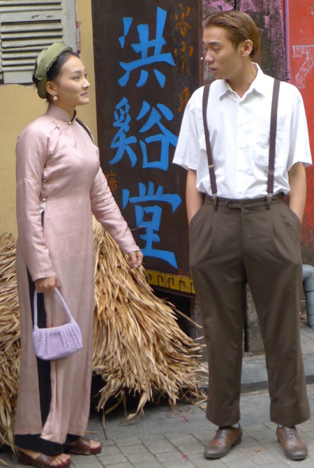 Việt Bắc vào vai Xuân tóc đỏ trong một cảnh quay