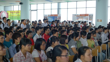 SV hào hứng với Ngày hội hướng nghiệp và tuyển dụng - 2 Ai cũng mong muốn tìm cho mình cơ hội làm việc tốt sau khi ra trường.