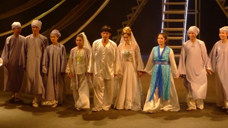 NSND Lan Hương không thay đổi hình ảnh Phật bà dù dư luận phản đối - 9 Đoàn nghệ sĩ tham gia trong vở kịch hình thể Nguyễn Du và Kiều