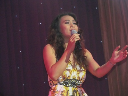 Ca sĩ Bonner Trinh – “sơn ca” người Lạch giữa Sài Gòn - 1 Cội nguồn dân tộc Lạch luôn chảy trong huyết quản