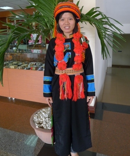 Nghị lực vượt khó của cô học trò mồ côi người dân tộc Dao