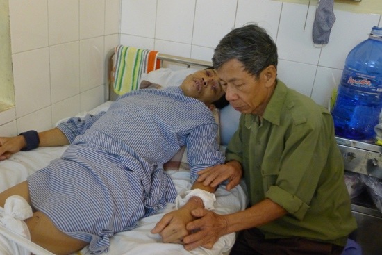 Bị tai nạn thảm khốc, 4 người trong gia đình lâm vào tình cảnh nguy kịch