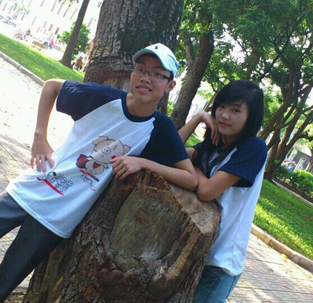 Quang (trái) học lịch sử tốt hơn nhờ nghe các ca khúc Cách mạng