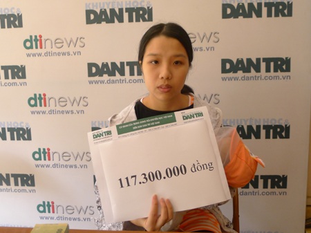 Cùng một lúc phải chữa trị cho 2 con, bản thân chị Tuyết nhiều lúc như không còn đủ sức chống đỡ