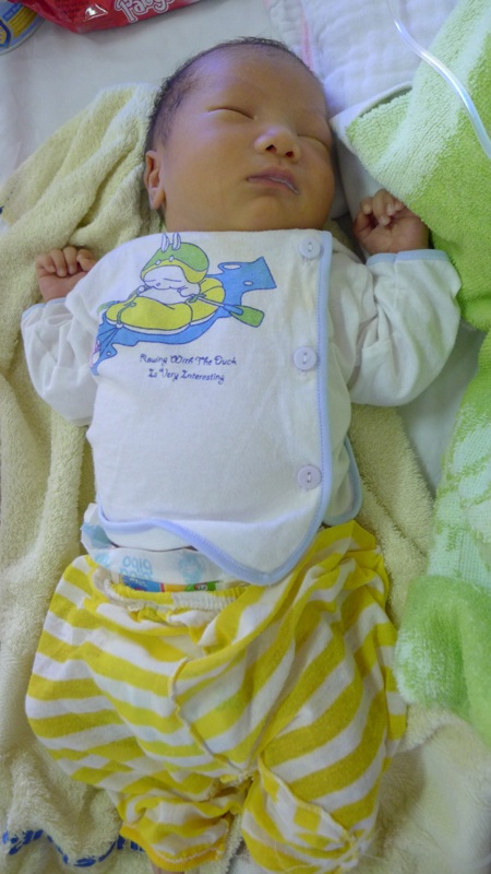 Hữu Danh được nhiều mẹ quan tâm, chăm sóc 