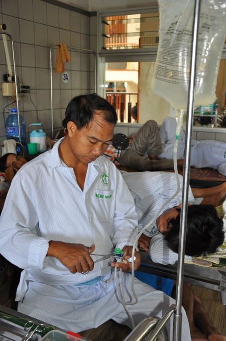 Anh ngậm ngùi Cả phòng có mình tôi là một mình thôi cô ạ.