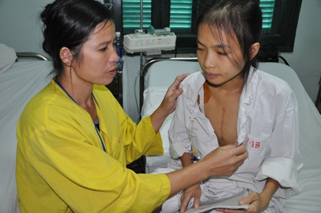 Không có 50 triệu mổ tim, tính mạng bé dân tộc Tày nguy nan