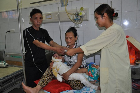 Anh Phà chia sẻ 7 triệu đồng cho bé Nguyễn Thị Ngọc Tuyền (2 tuổi) bị bỏng nước.