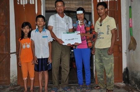 Được bạn đọc Dân trí giúp đỡ, chị Hơn có thêm điều kiện chữa bệnh.